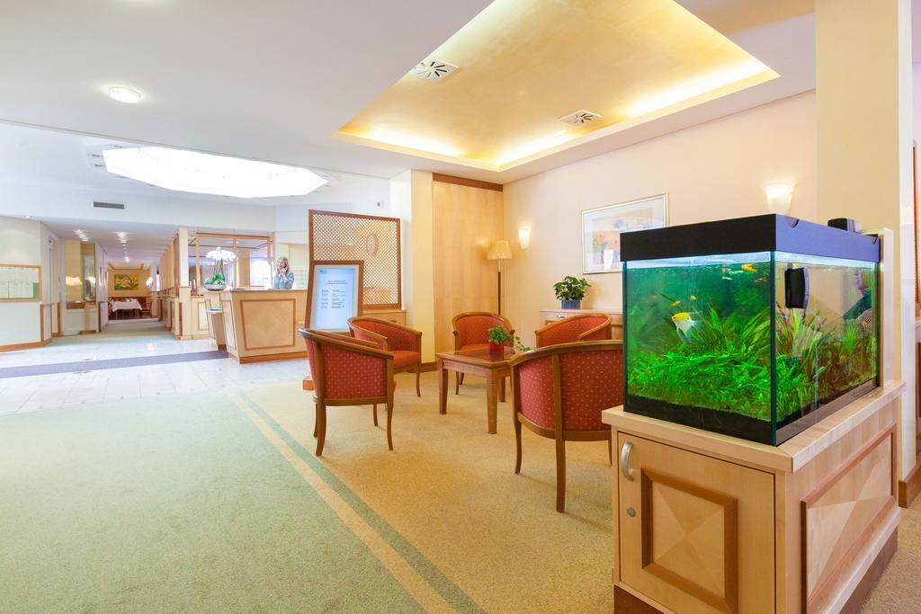 Gda Hotel Hildastift Am Kurpark Wiesbaden Exterior photo